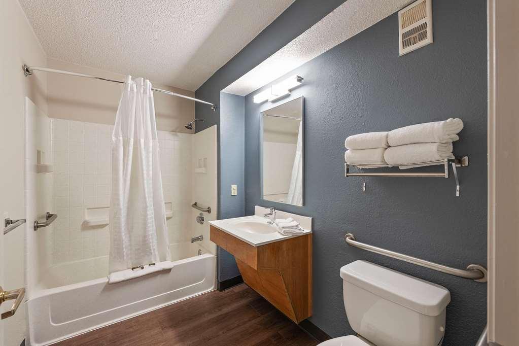 Extended Stay America Select Suites - Charlotte - University Place - E Mccullough Dr Exterior foto