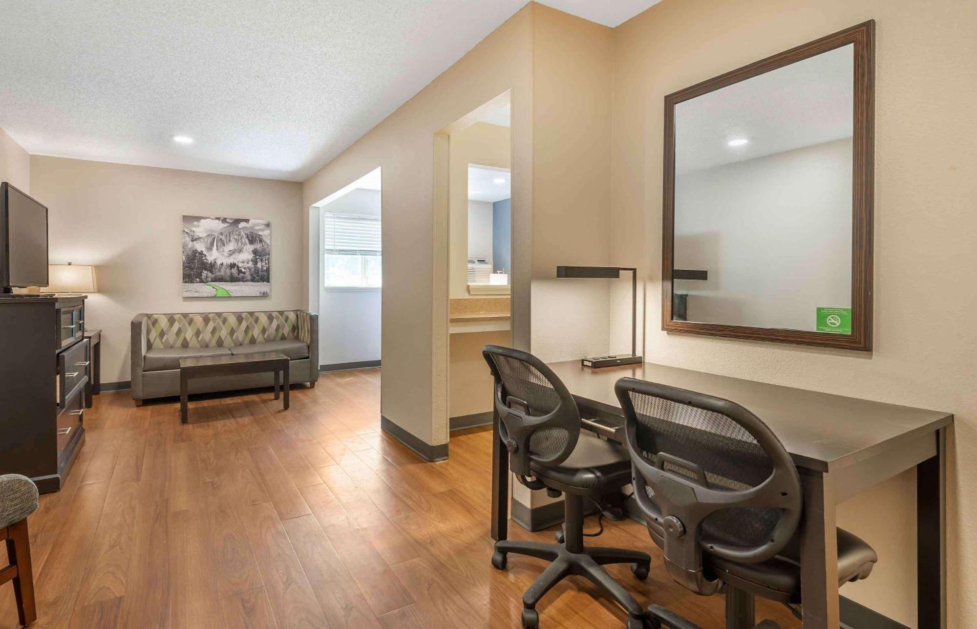Extended Stay America Select Suites - Charlotte - University Place - E Mccullough Dr Exterior foto
