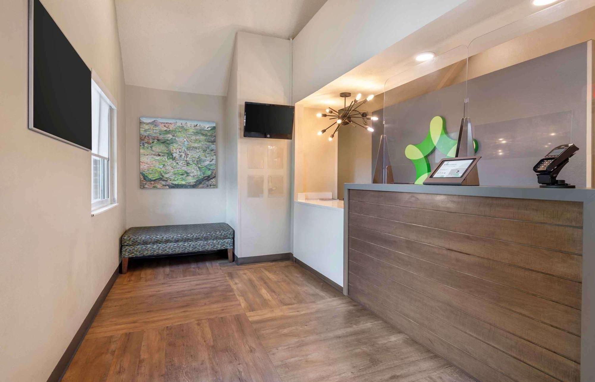 Extended Stay America Select Suites - Charlotte - University Place - E Mccullough Dr Exterior foto