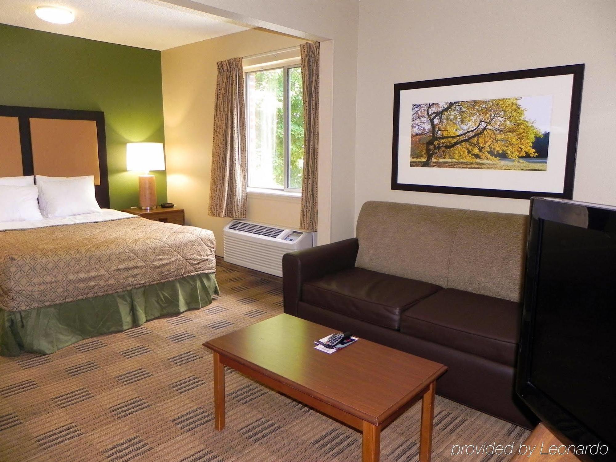 Extended Stay America Select Suites - Charlotte - University Place - E Mccullough Dr Exterior foto