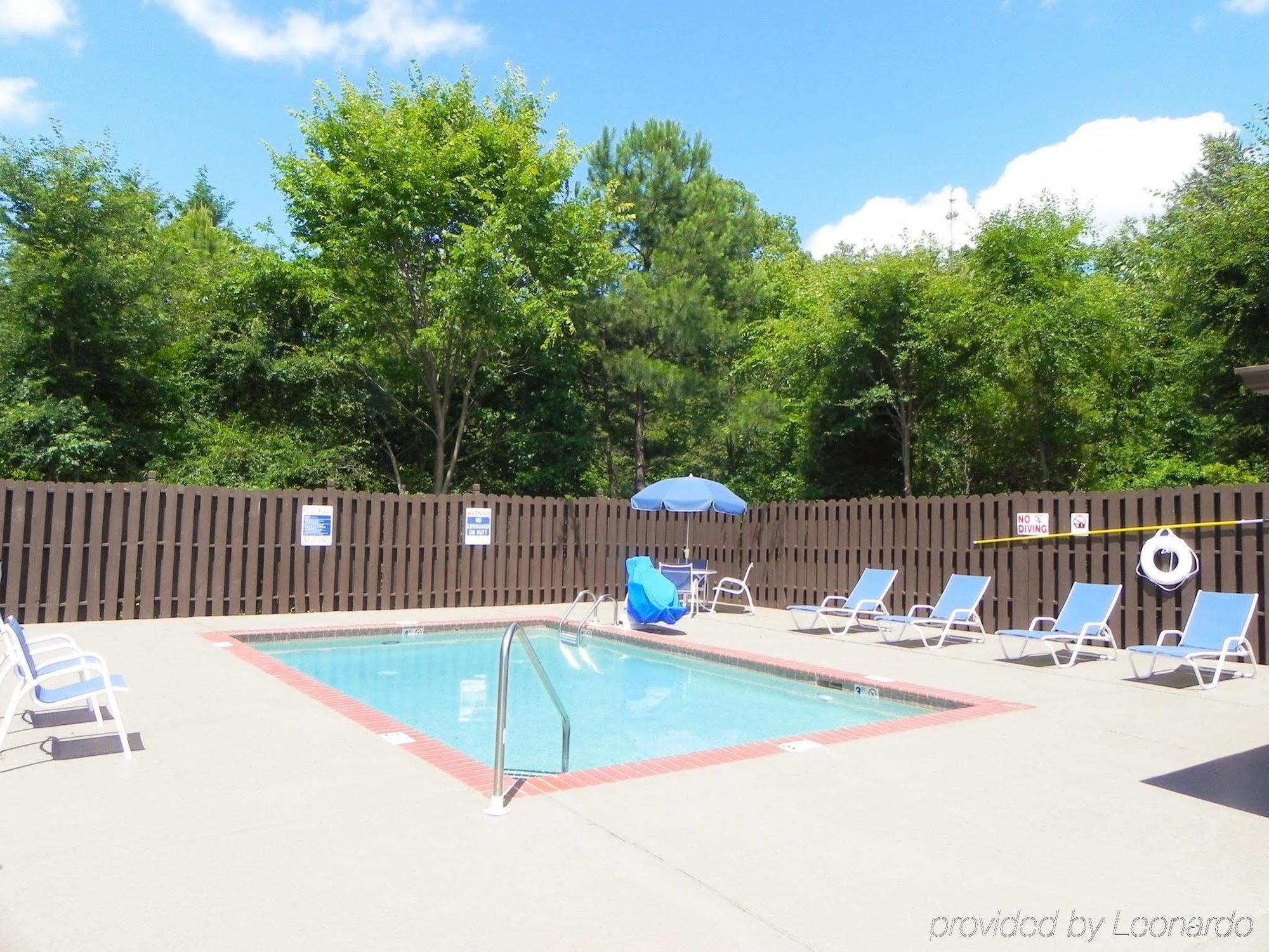 Extended Stay America Select Suites - Charlotte - University Place - E Mccullough Dr Exterior foto